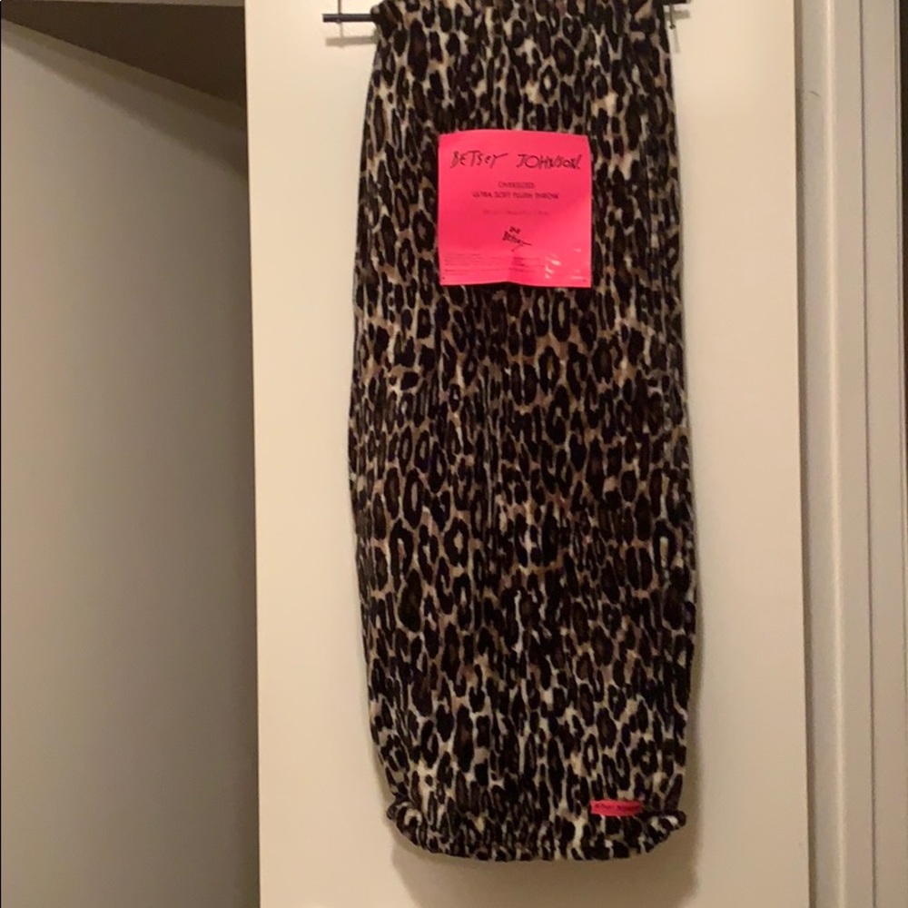 Betsey Johnson leopard print oversize plush throw